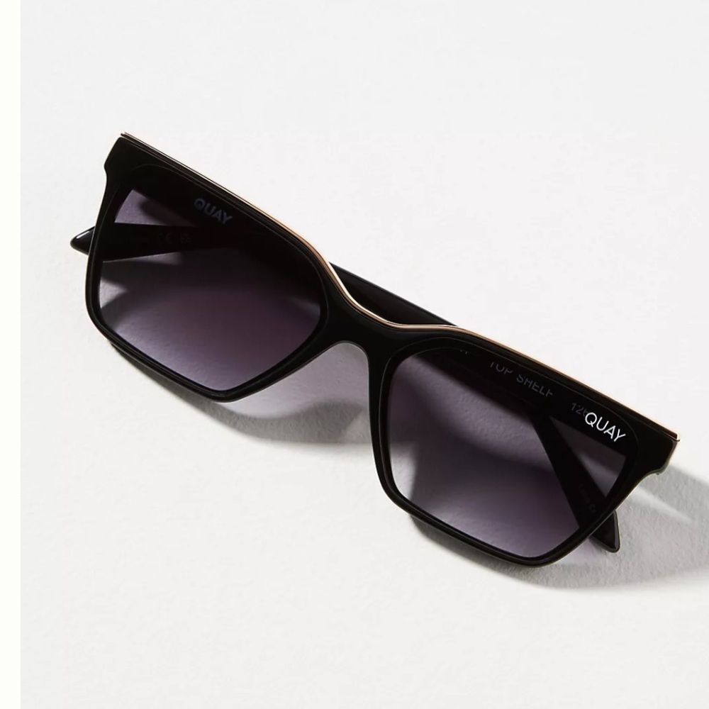 NWT QUAY AUSTRALIA TOP SHELF SUNGLASSES - Gold/Black Smoke